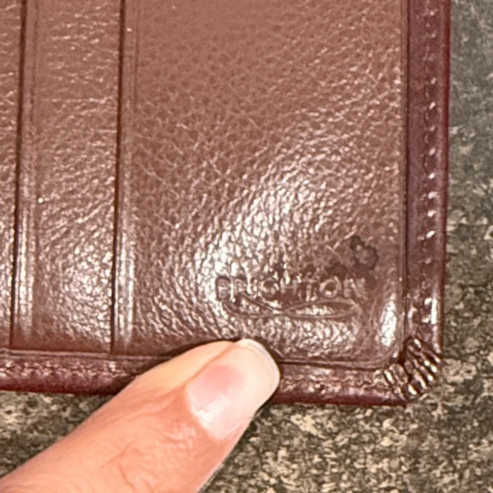 Brighton Men's Distressed Brown Leather Triflold‎ Wallet w/ Silver Metal Golfer